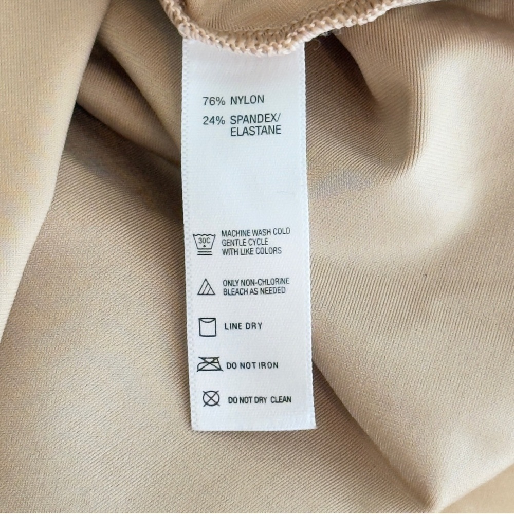 SPANX Simplicity Cross Over V-Neck Shaper - Picture 10 of 10